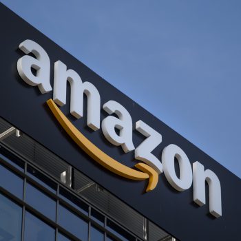 Сотрудники американской корпорации Amazon смогут трудиться дома до июля 2021 года