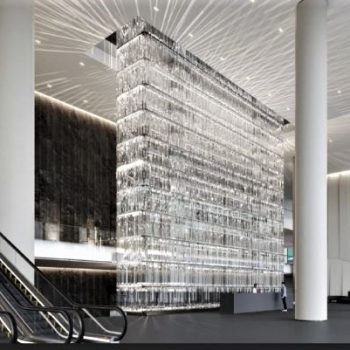 Необычная стеклянная инсталляция украсит Grand Tower