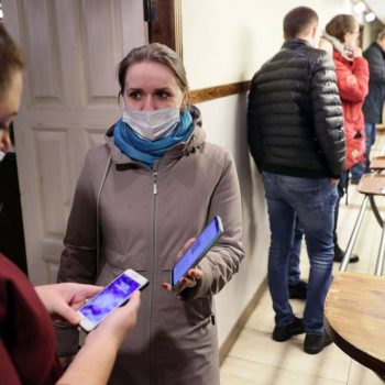 Эпидемиологическая ситуация в Москве постепенно приходит в норму. Власти отменяют ограничения