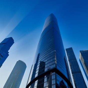 В «Москва-Сити» снова тянут вверх… или вширь